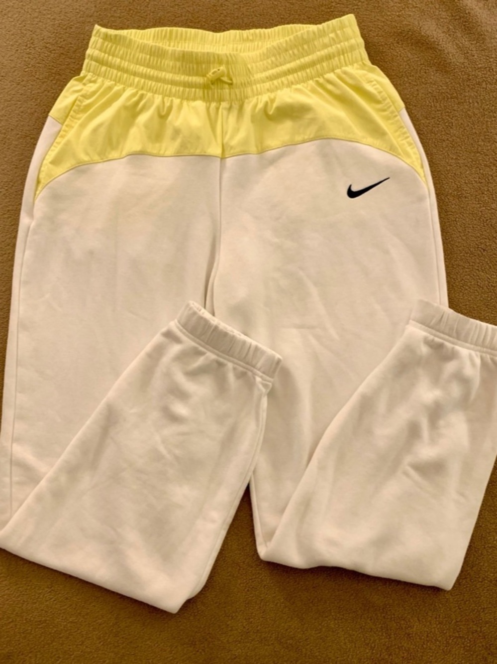 Nike Women's Sportswear Icon Clash Joggers.